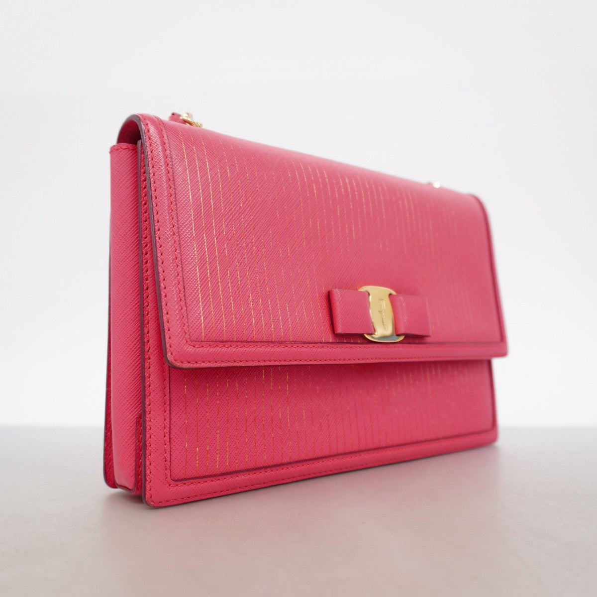 【6gd5063】サルヴァトーレフェラガモ ショルダーバッグ ヴァラ レザー ピンク ゴールド金具【中古】レディース