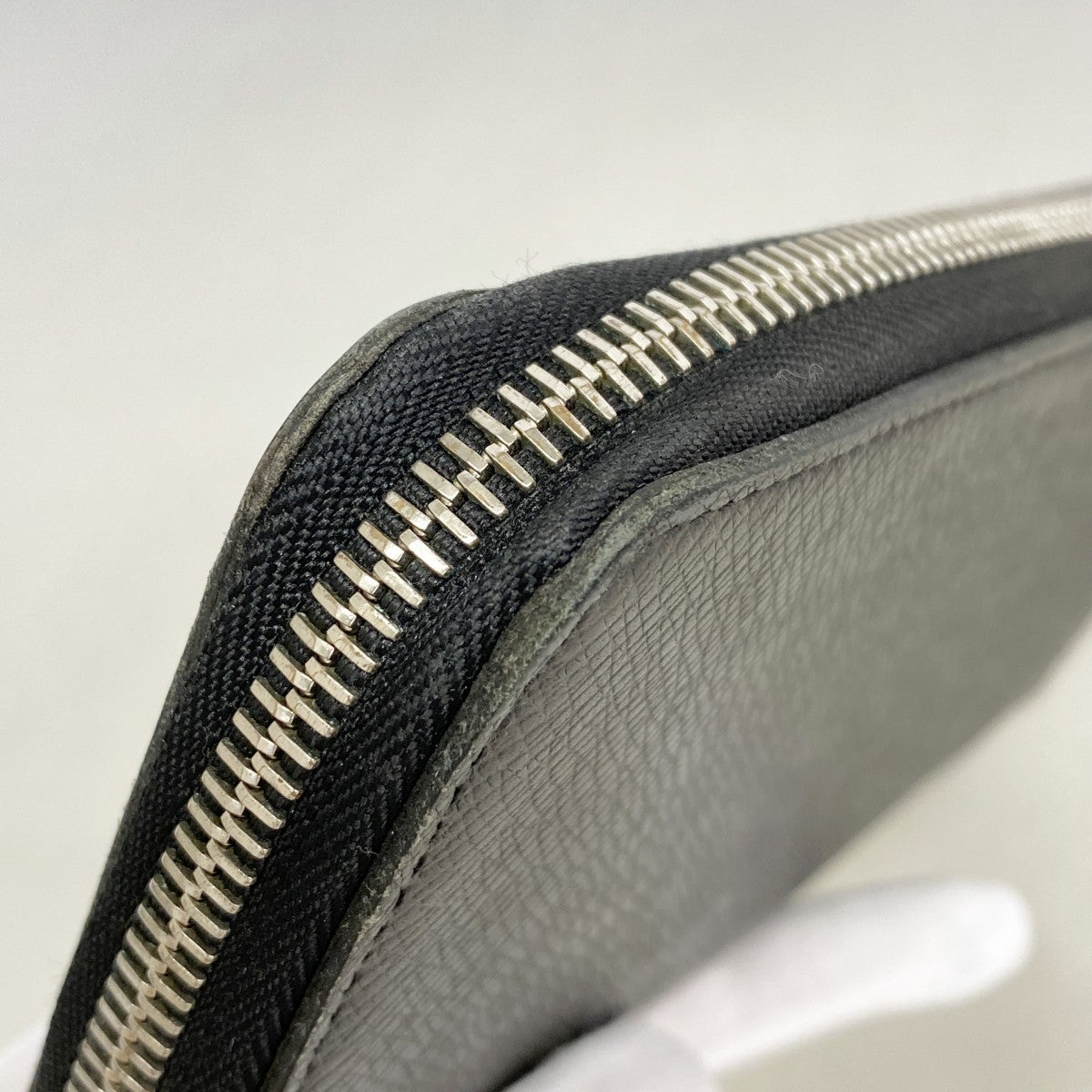 【6gd5125】ルイヴィトン 長財布 タイガ ジッピーウォレットヴェルティカル M30503 アルドワーズ【中古】メンズ