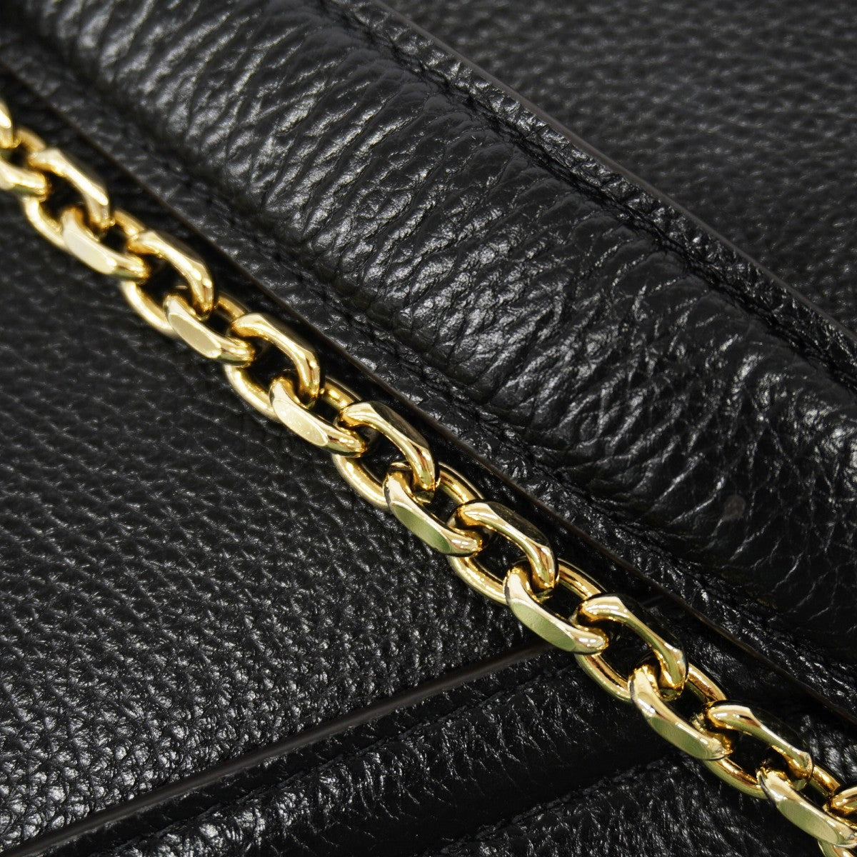 【6gd5186】カルティエ ショルダーバッグ パンテール レザー ブラック シャンパンゴールド金具【中古】レディース