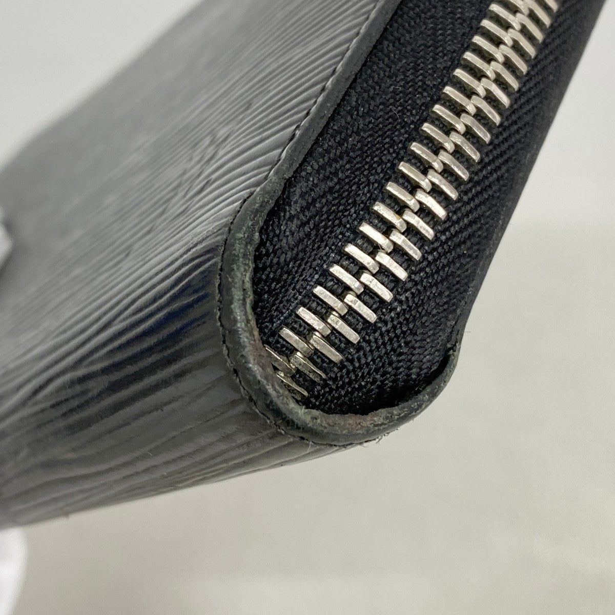 【6gd5304】ルイヴィトン 長財布 エピ ジッピーウォレット M60072 ノワール【中古】メンズ レディース ユニセックス