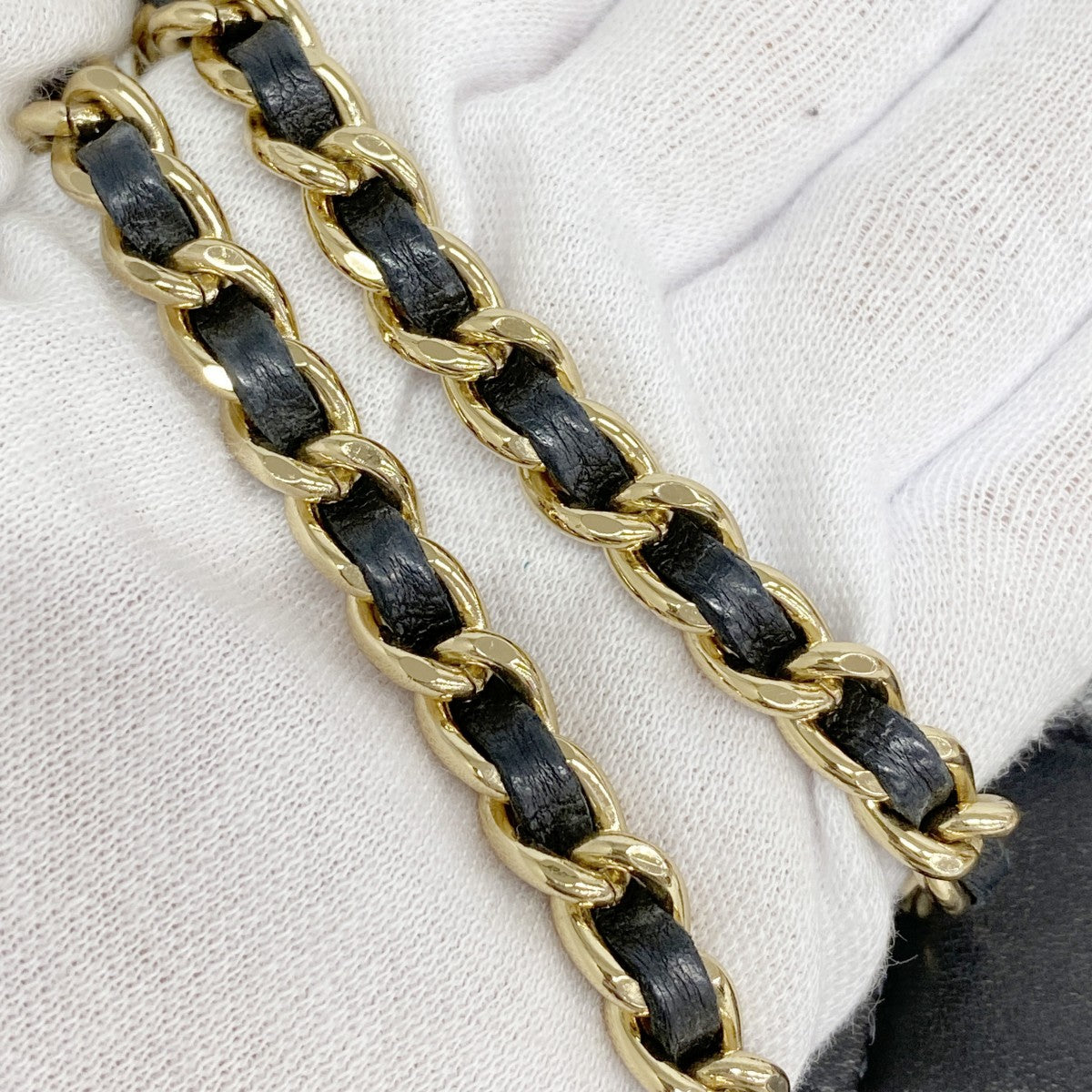 【6gd5224】シャネル ショルダーバッグ チョコバー チェーンショルダー ラムスキン ブラック ゴールド金具【中古】レディース