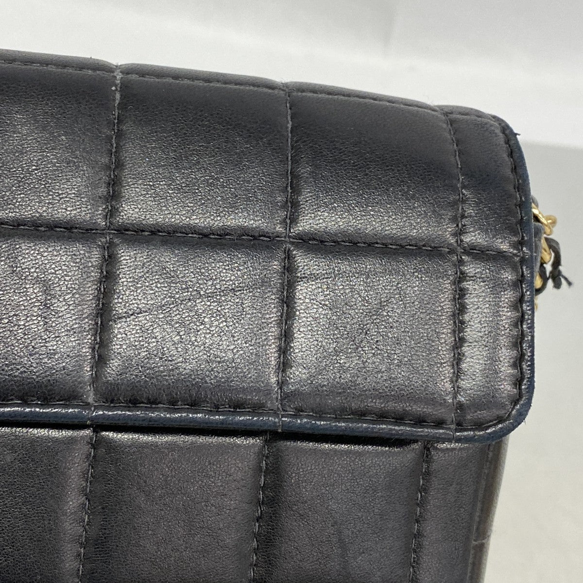 【6gd5224】シャネル ショルダーバッグ チョコバー チェーンショルダー ラムスキン ブラック ゴールド金具【中古】レディース