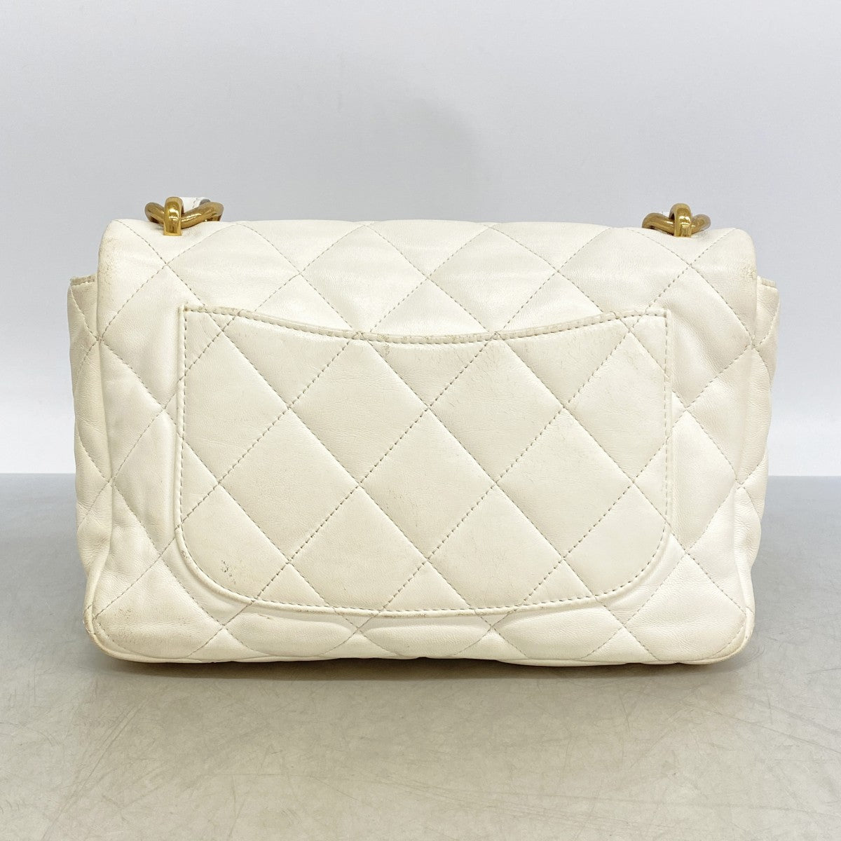 【6gd5254】シャネル ショルダーバッグ マトラッセ チェーンショルダー ラムスキン ホワイト ゴールド金具【中古】レディース
