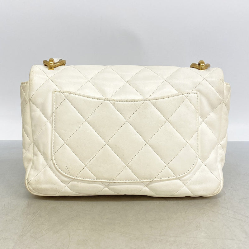 【6gd5254】シャネル ショルダーバッグ マトラッセ チェーンショルダー ラムスキン ホワイト ゴールド金具【中古】レディース