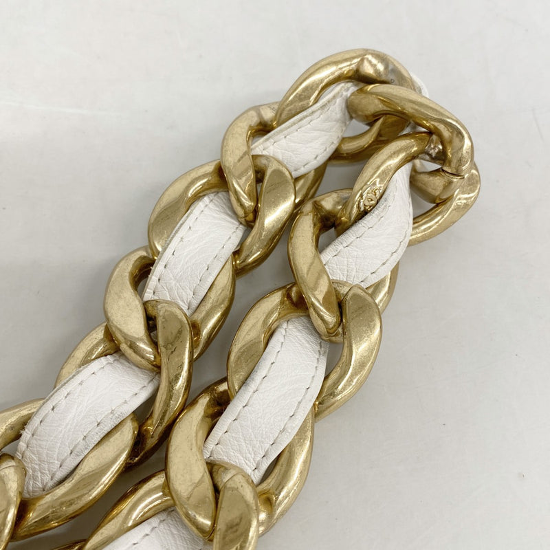 【6gd5254】シャネル ショルダーバッグ マトラッセ チェーンショルダー ラムスキン ホワイト ゴールド金具【中古】レディース