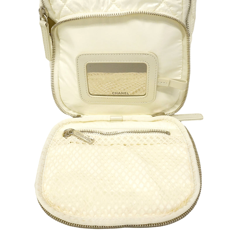【6ge5414】シャネル リュック・デイパック ネージュコレクション ナイロン ホワイト シルバー金具【中古】レディース