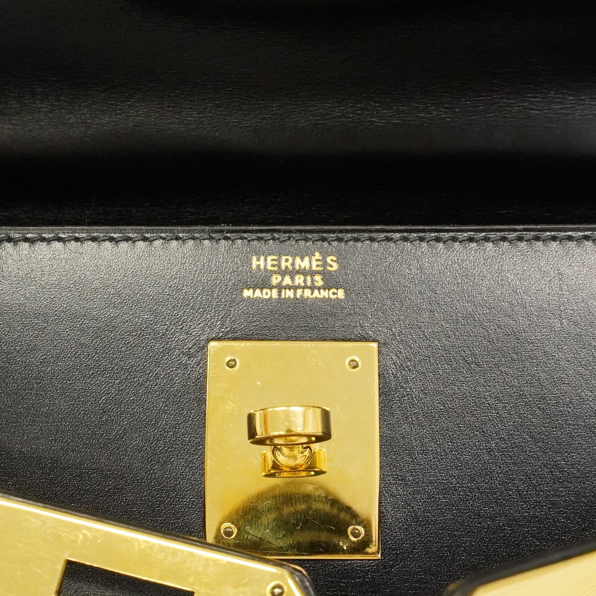 【6ge5417-h】エルメス ハンドバッグ ケリー32 ボックスカーフ ブラック ゴールド金具 〇W刻印 2wayバッグ【中古】レディース