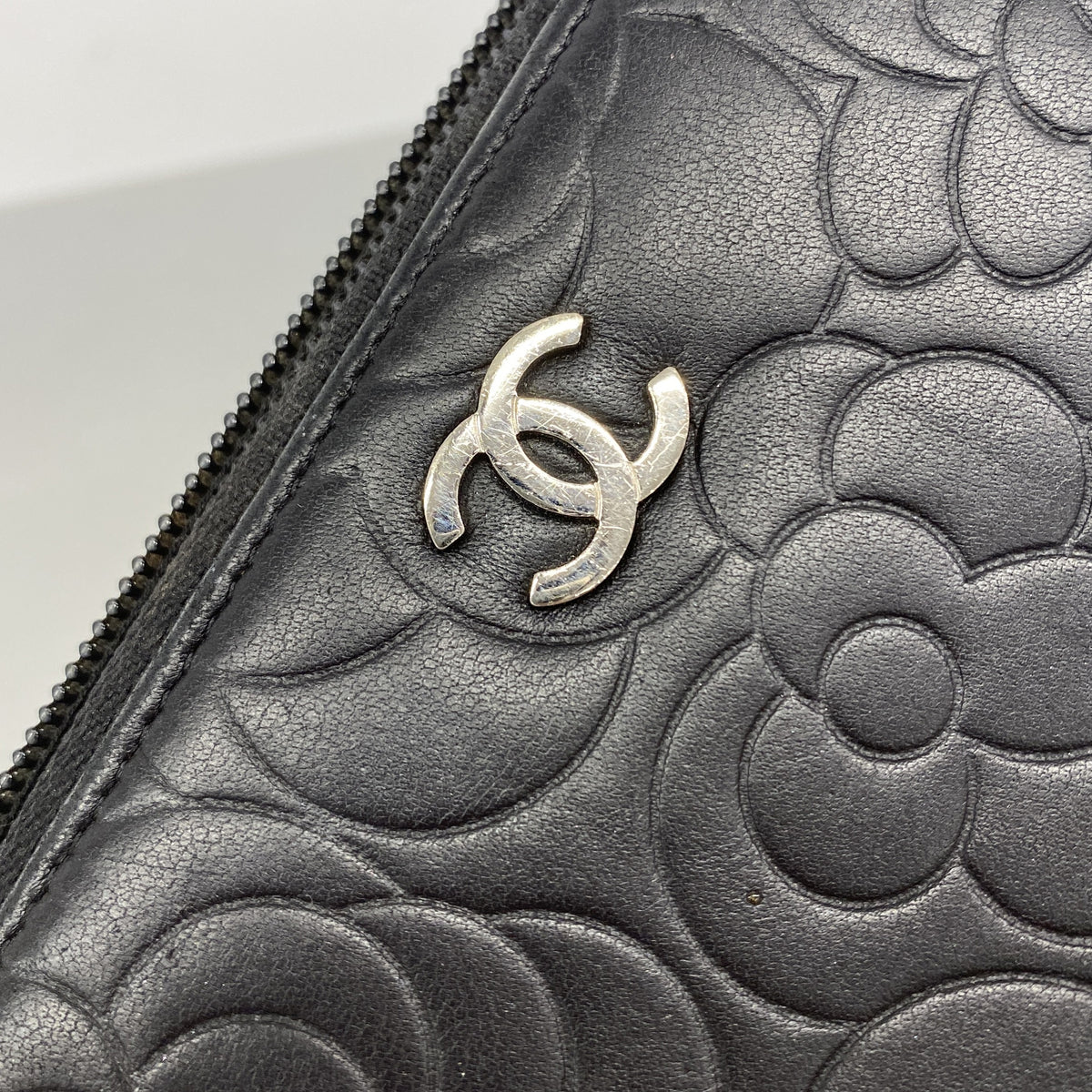 【6ge5532】シャネル 長財布 カメリア ラムスキン ブラック シルバー金具【中古】レディース
