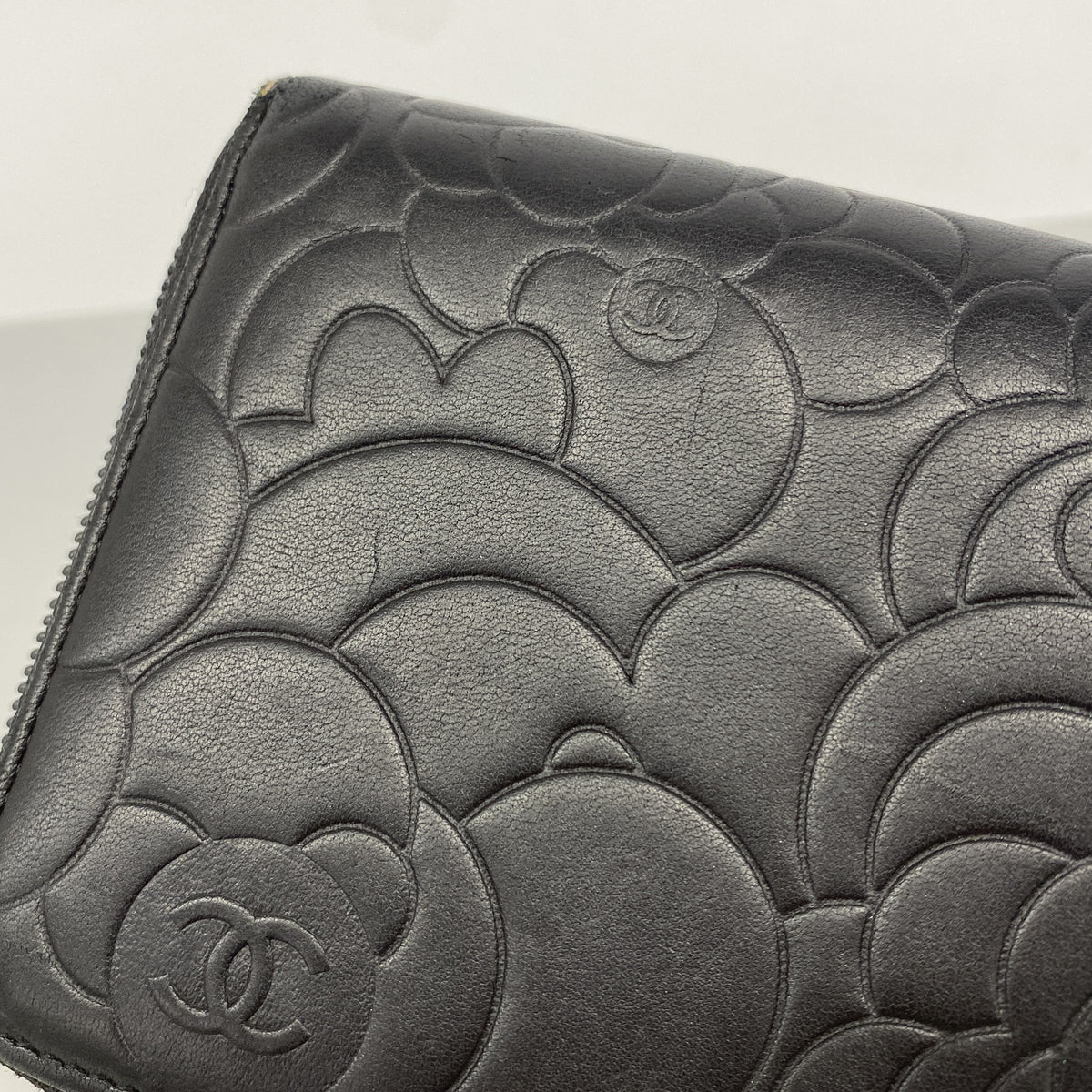 【6ge5532】シャネル 長財布 カメリア ラムスキン ブラック シルバー金具【中古】レディース
