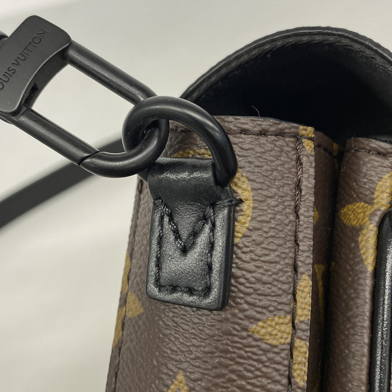 【6ge5620】ルイヴィトン ショルダーバッグ モノグラム・マカサー Sロックヴェルティカルウェアラブルウォレット M81522 ブラウン ブラック【中古】メンズ