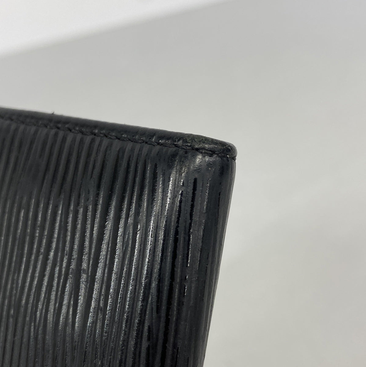 【6ge5650】ルイヴィトン キーケース エピ ミュルティクレ4 M63822 ノワール【中古】メンズ レディース ユニセックス