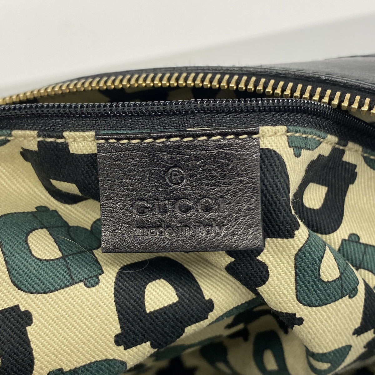 【6ge5722】グッチ ショルダーバッグ グッチシマ 204940 レザー ブラック シャンパンゴールド金具【中古】レディース