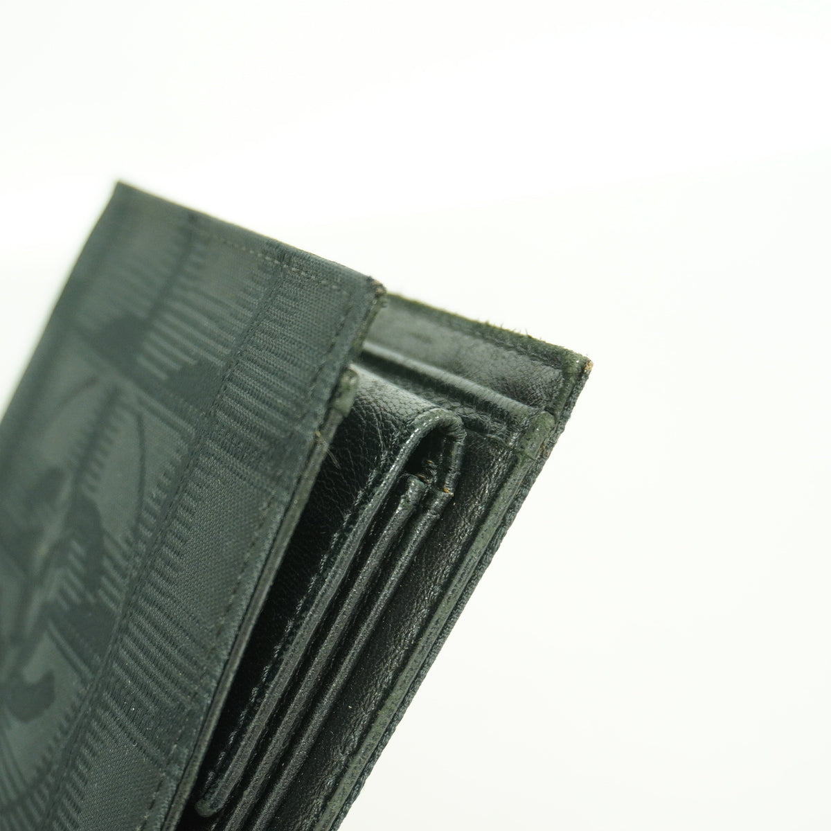 【6ge5753-k】シャネル 財布 ニュートラベル ナイロン キャンバス ブラック シルバー金具【中古】レディース
