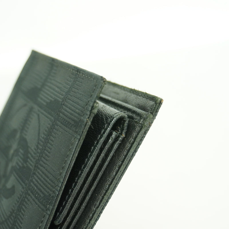 【6ge5753-k】シャネル 財布 ニュートラベル ナイロン キャンバス ブラック シルバー金具【中古】レディース