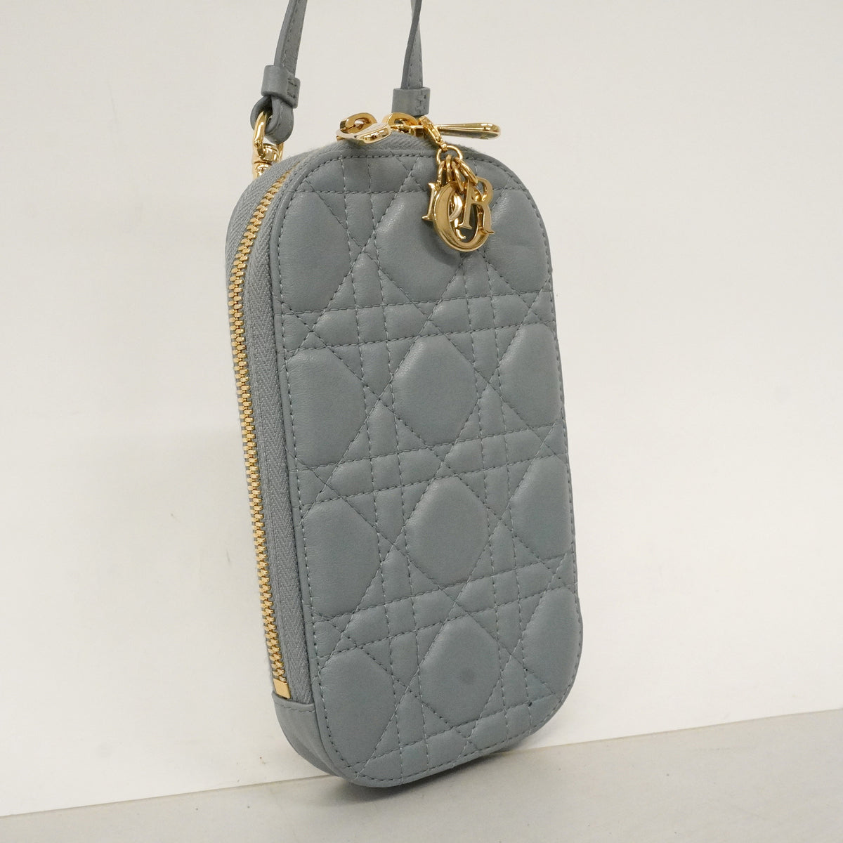 【6ge5772】クリスチャンディオール ショルダーバッグ カナージュ レザー ブルー ゴールド金具【中古】レディース