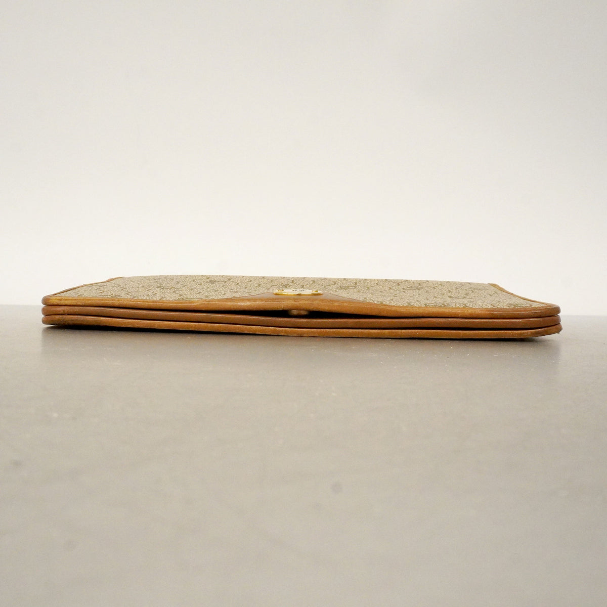 【6ge5773】クリスチャンディオール ショルダーバッグ ハニカム PVC ベージュ ゴールド金具【中古】レディース