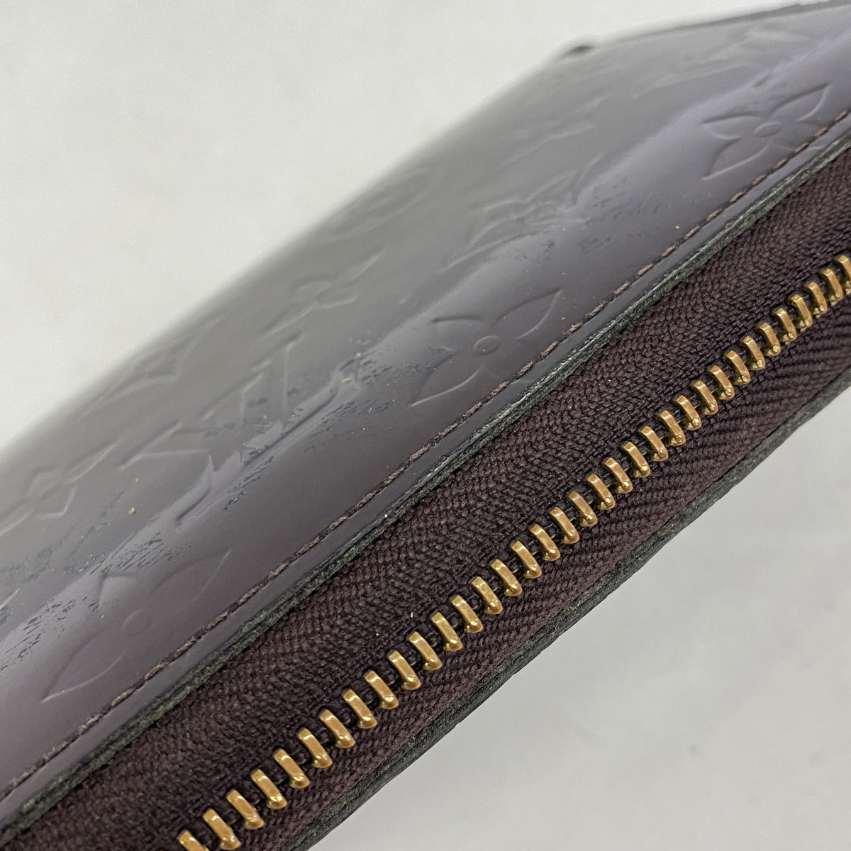【6ge5789-k】ルイヴィトン 長財布 ヴェルニ ジッピーウォレット M93522 アマラント【中古】レディース