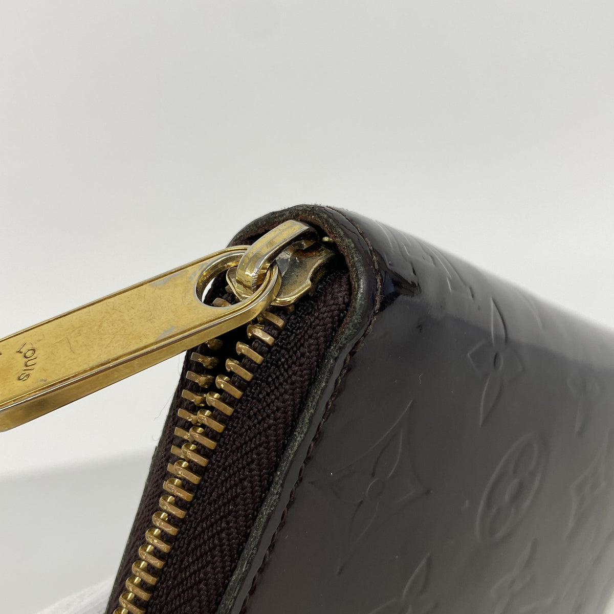 【6ge5789-k】ルイヴィトン 長財布 ヴェルニ ジッピーウォレット M93522 アマラント【中古】レディース