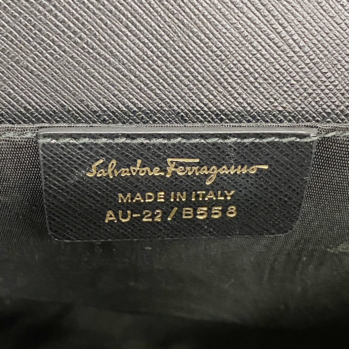 【6ge5830】サルヴァトーレフェラガモ ショルダーバッグ ヴァラ レザー ブラック ゴールド金具【中古】レディース