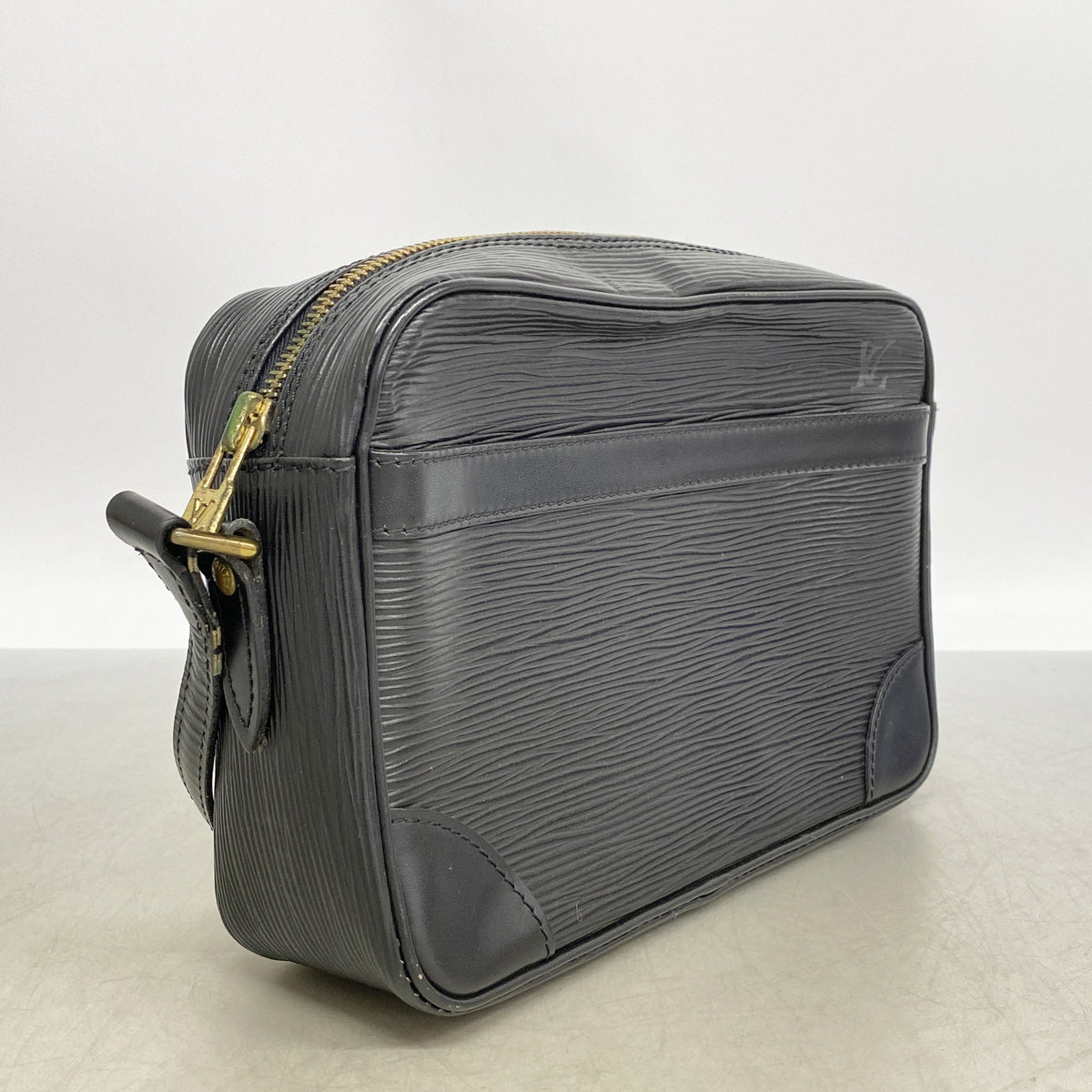 【6ge5844】ルイヴィトン ショルダーバッグ エピ トロカデロ24 M52312 ノワール【中古】レディース