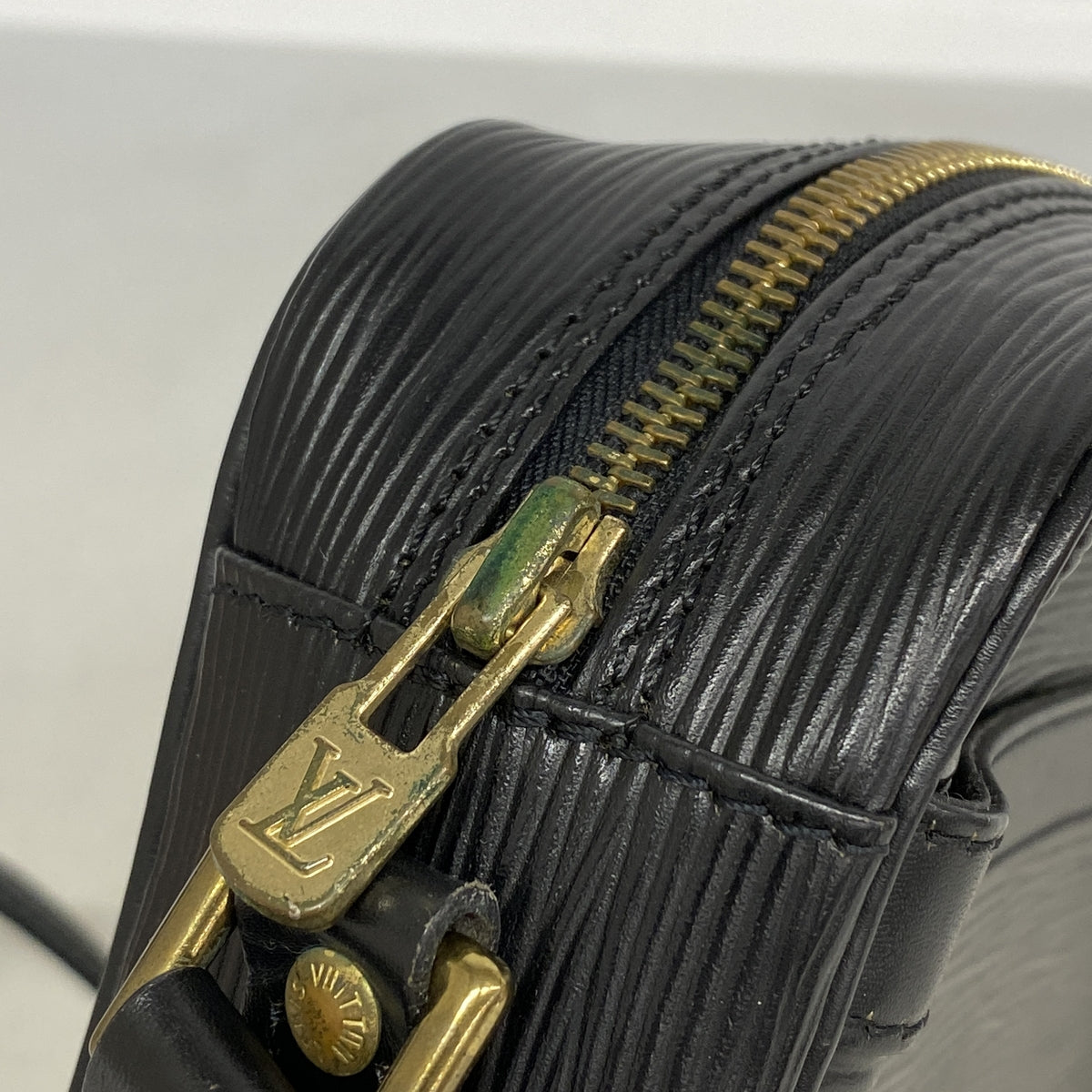 【6ge5844】ルイヴィトン ショルダーバッグ エピ トロカデロ24 M52312 ノワール【中古】レディース