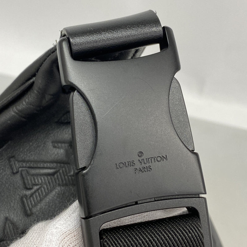 【6ge5938-k】ルイヴィトン ウエストバッグ モノグラム・シャドウ ディスカバリーバムバッグPM M46036 ブラック【中古】メンズ