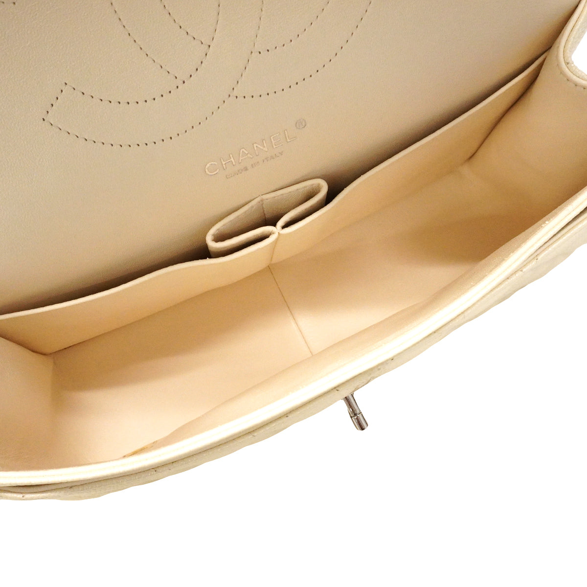 【6ge5951-h】シャネル ショルダーバッグ デカマトラッセ Wフラップ Wチェーン キャビアスキン アイボリー シルバー金具【中古】レディース