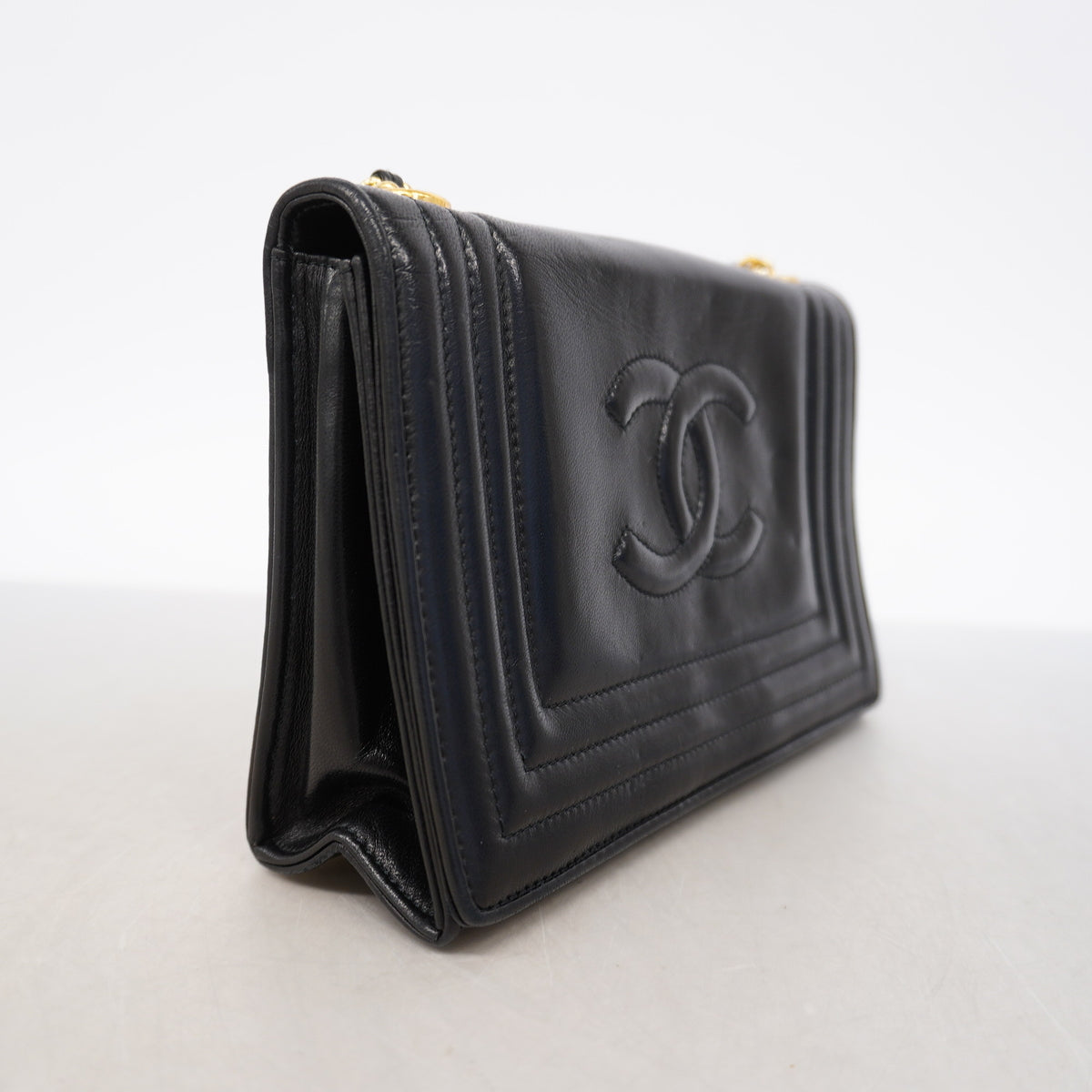 【6ge5988】シャネル ショルダーバッグ チェーンショルダー ラムスキン ブラック ゴールド金具【中古】レディース