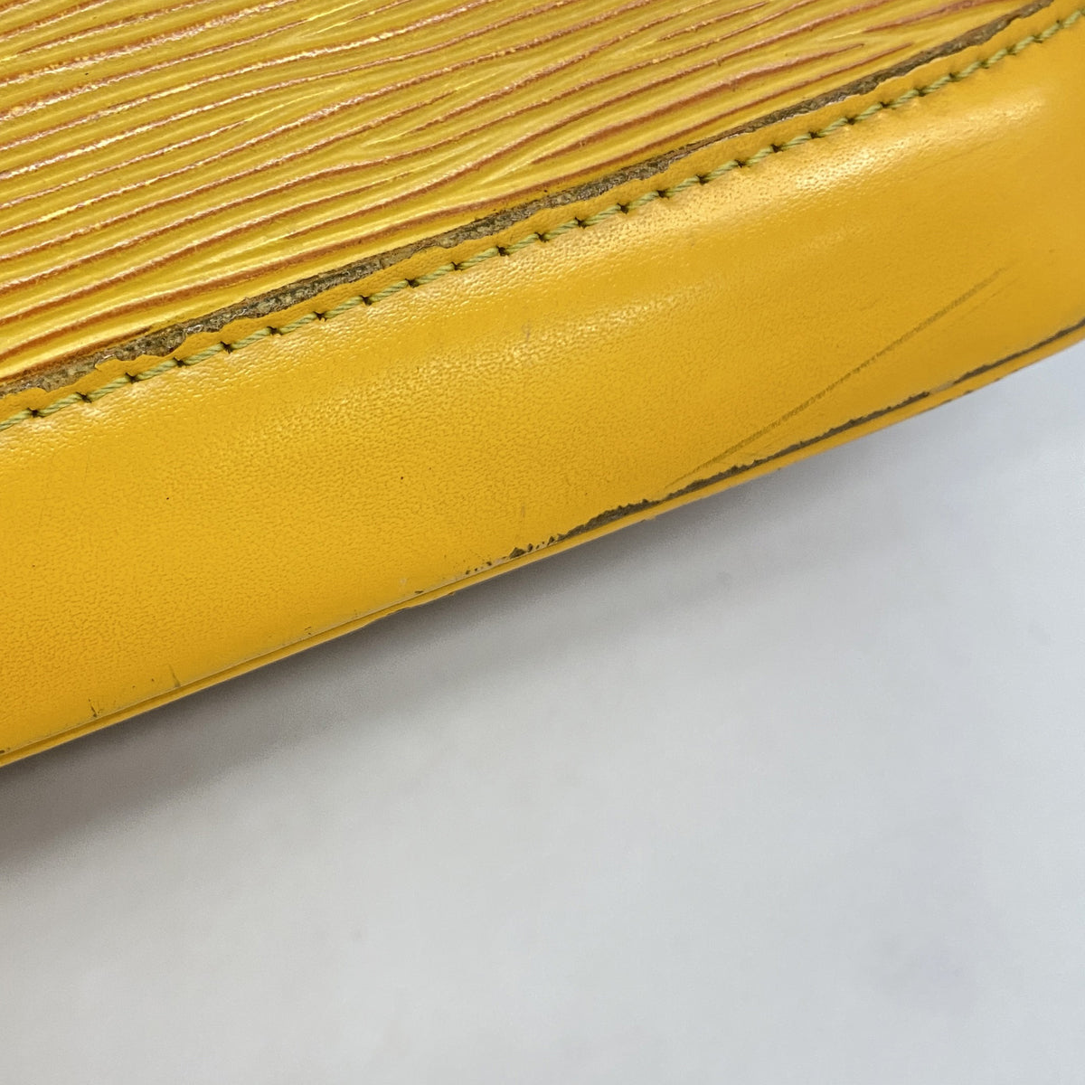 【6ge6072】ルイヴィトン ハンドバッグ エピ アルマ M52149 ジョーヌ【中古】レディース