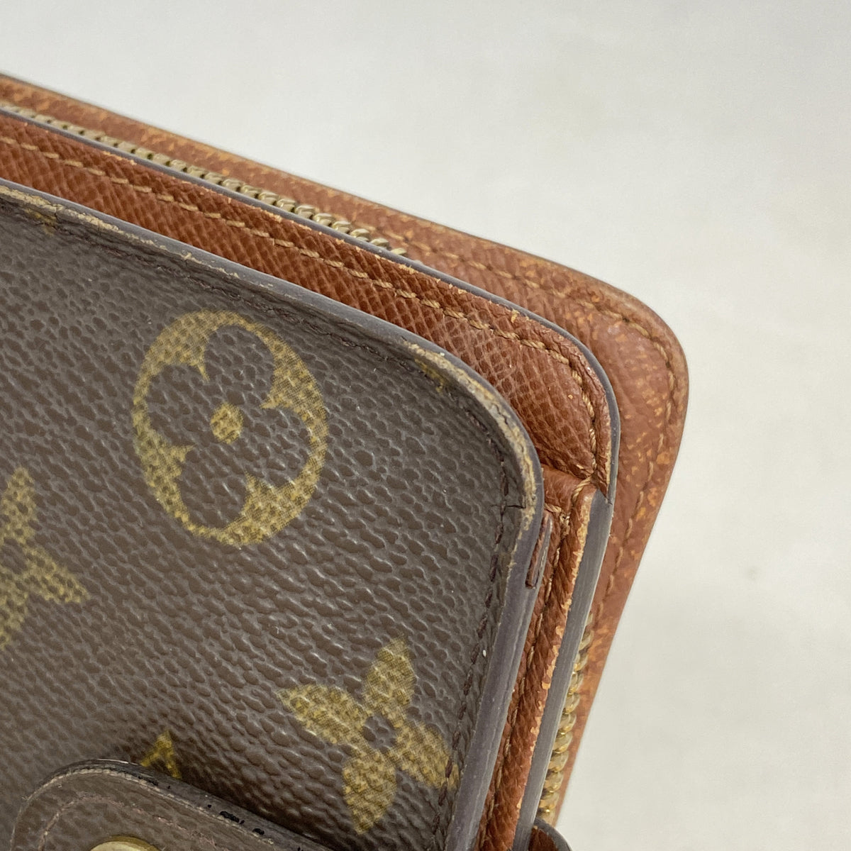 【6ge6155】ルイヴィトン 財布 モノグラム コンパクトジップ M61667 ブラウン【中古】レディース