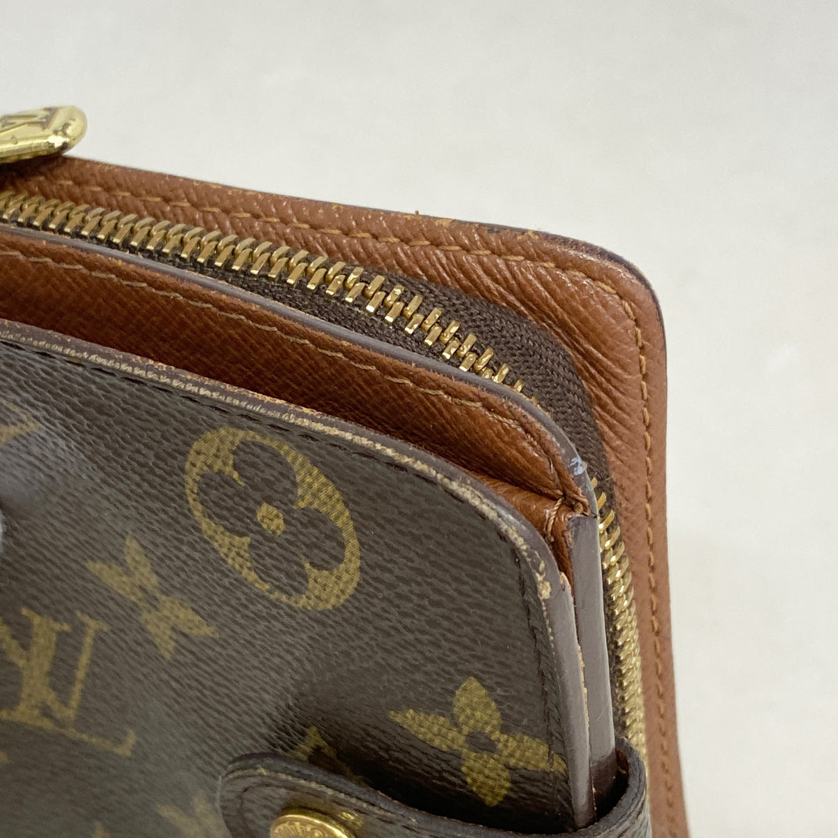 【6ge6156】ルイヴィトン 財布 モノグラム コンパクトジップ M61667 ブラウン【中古】レディース