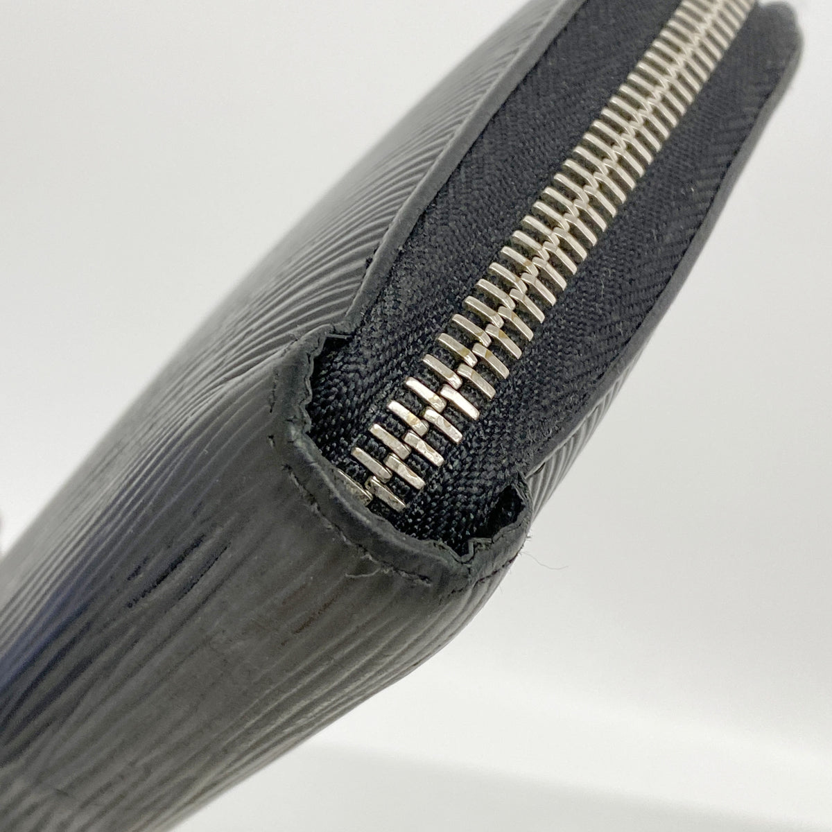 【6ge6184】ルイヴィトン 長財布 エピ ジッピーウォレット M60072 ノワール【中古】メンズ レディース ユニセックス