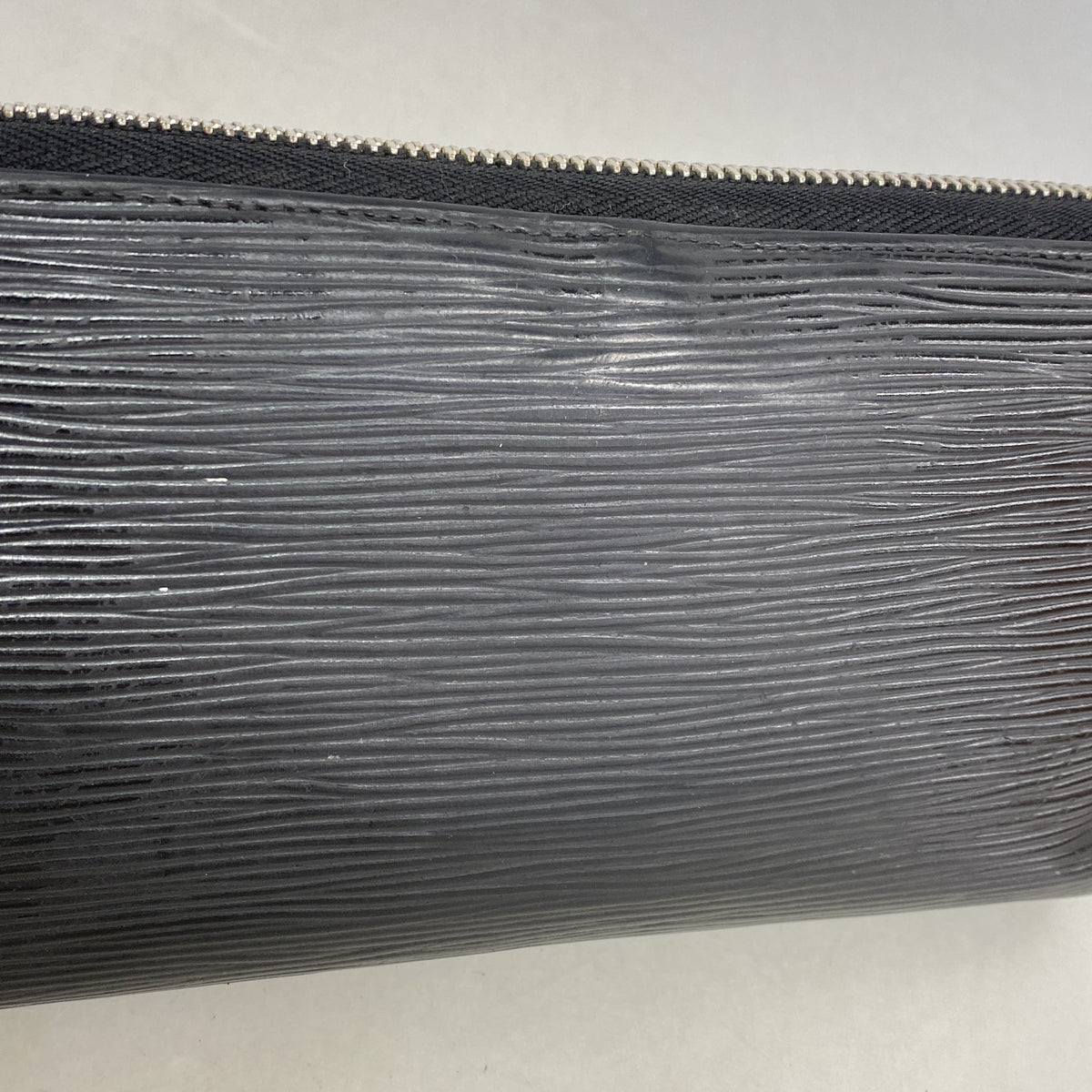 【6ge6184】ルイヴィトン 長財布 エピ ジッピーウォレット M60072 ノワール【中古】メンズ レディース ユニセックス