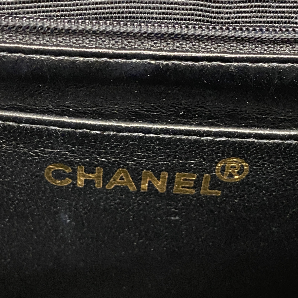 【6ge6279-k】シャネル ショルダーバッグ マトラッセ チェーンショルダー パテントレザー ブラック ゴールド金具【中古】レディース