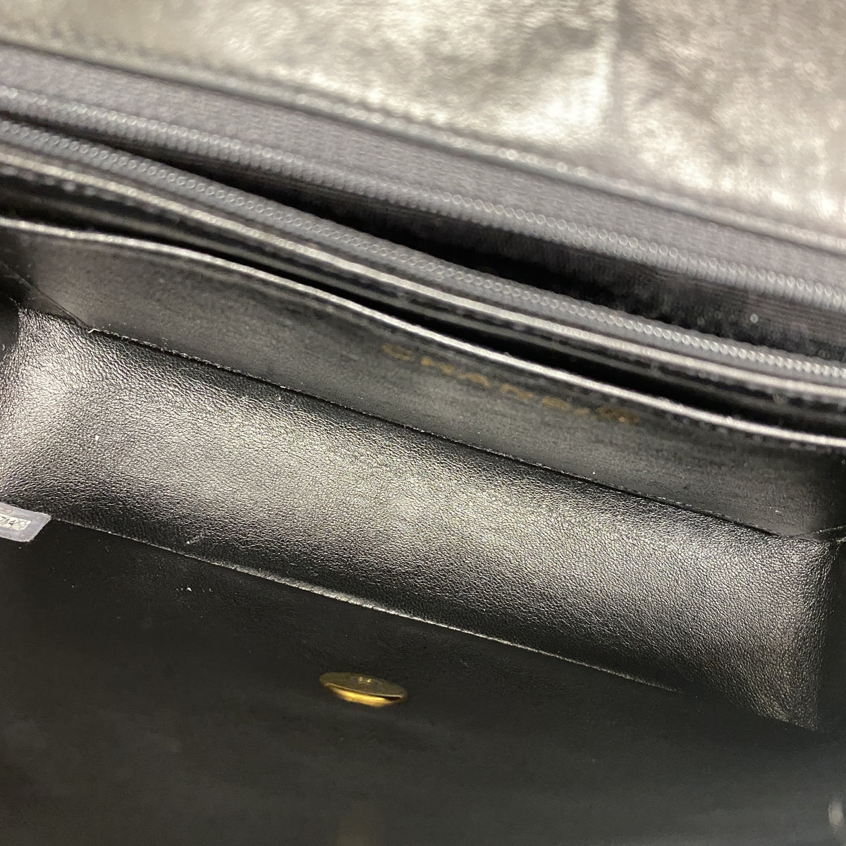 【6ge6279-k】シャネル ショルダーバッグ マトラッセ チェーンショルダー パテントレザー ブラック ゴールド金具【中古】レディース