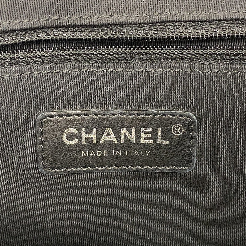【6ge6288-k】シャネル リュック・デイパック マトラッセ ラムスキン ブラック マルチカラー シルバー金具【中古】レディース
