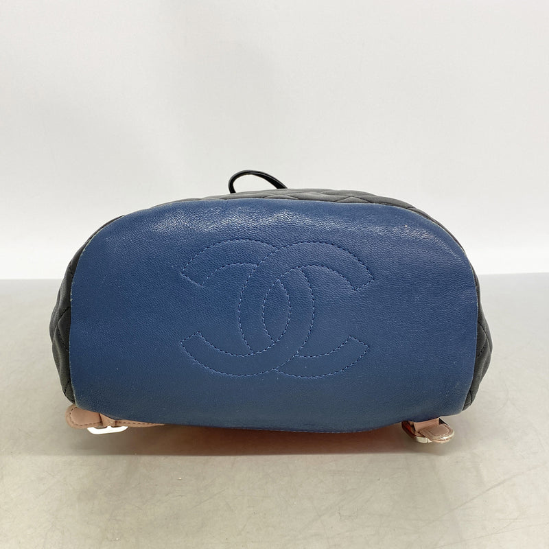 【6ge6288-k】シャネル リュック・デイパック マトラッセ ラムスキン ブラック マルチカラー シルバー金具【中古】レディース