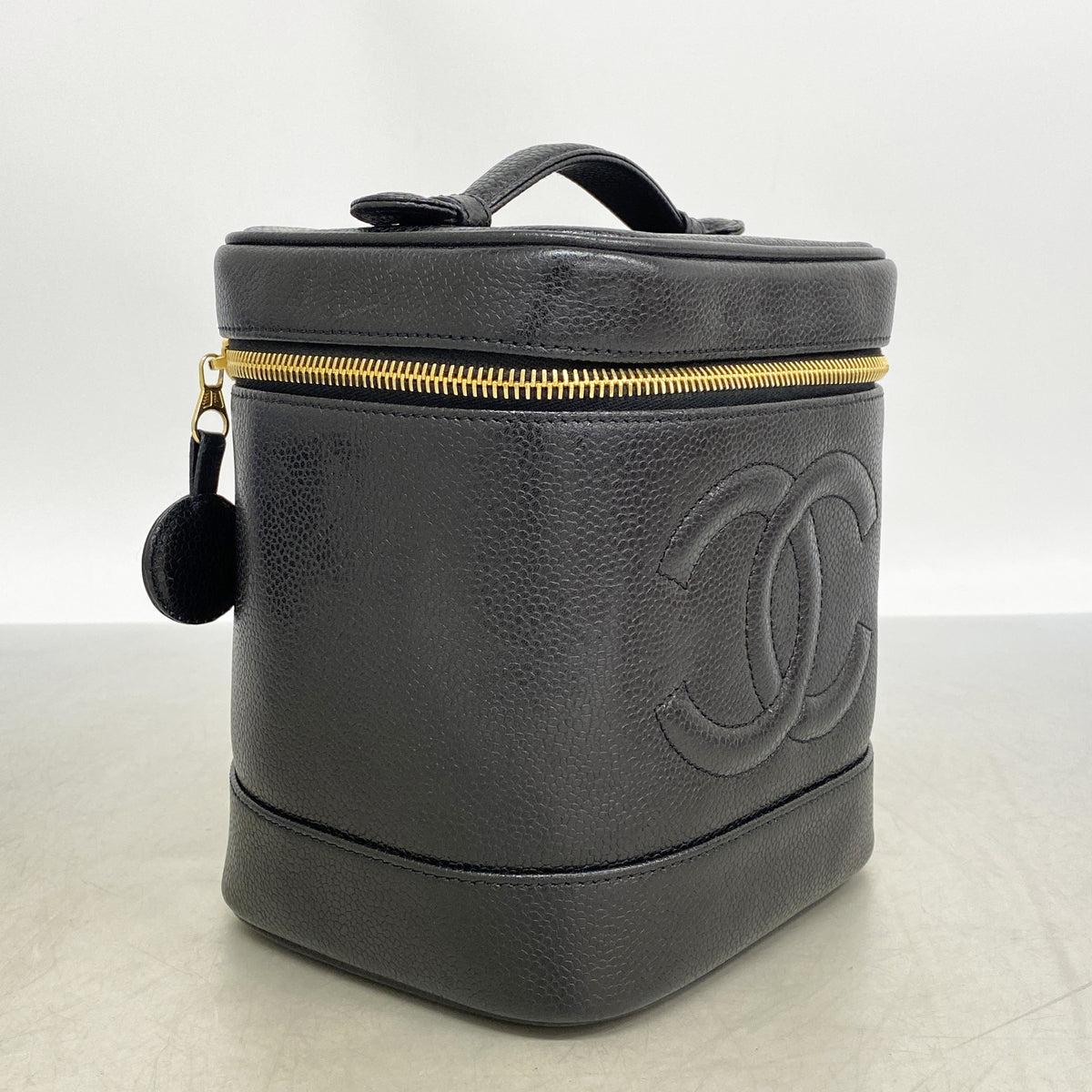 【6ge6289-k】シャネル バニティバッグ キャビアスキン ブラック ゴールド金具【中古】レディース