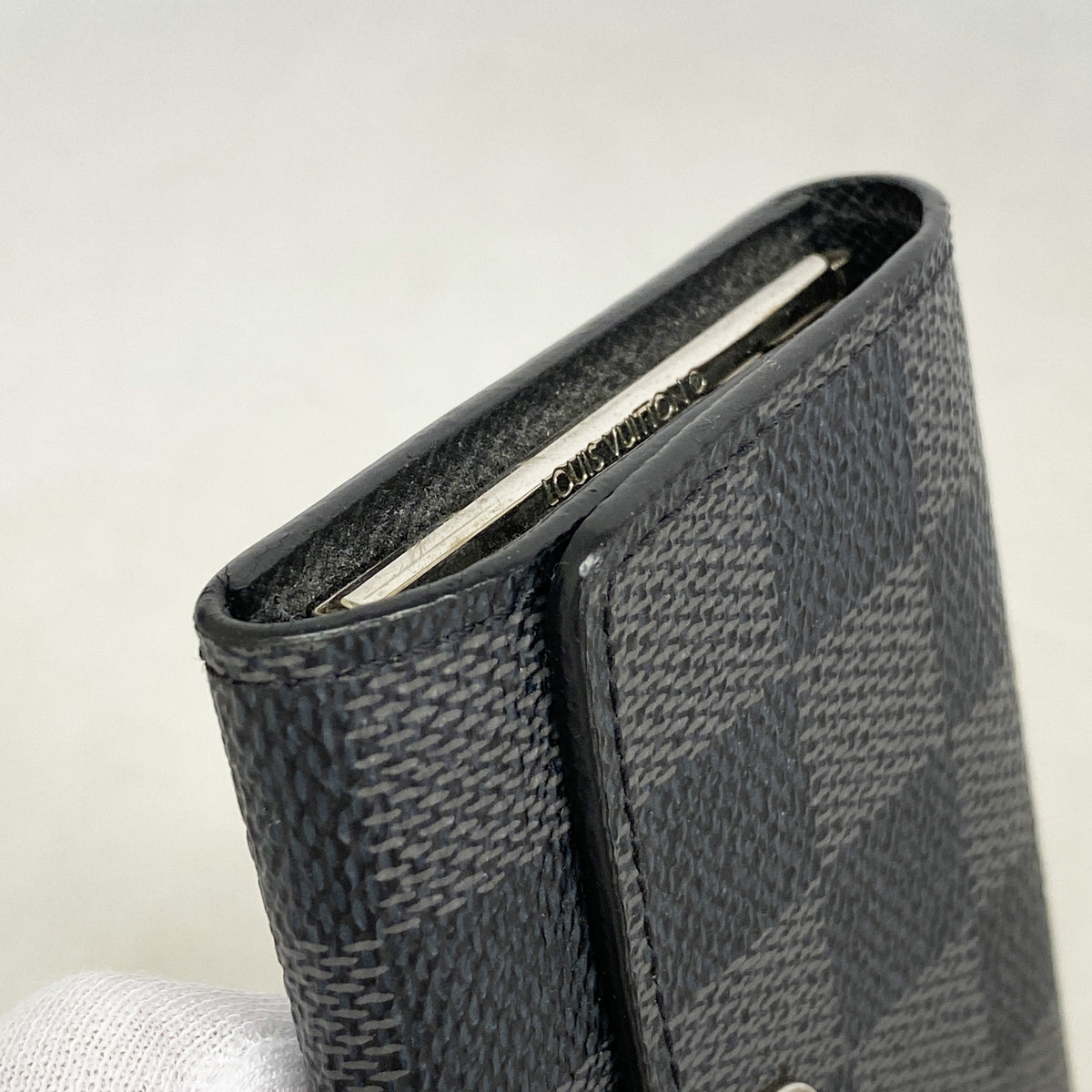 【6ge6294-k】ルイヴィトン キーケース ダミエ・グラフィット ミュルティクレ6 N62662 ブラック【中古】メンズ
