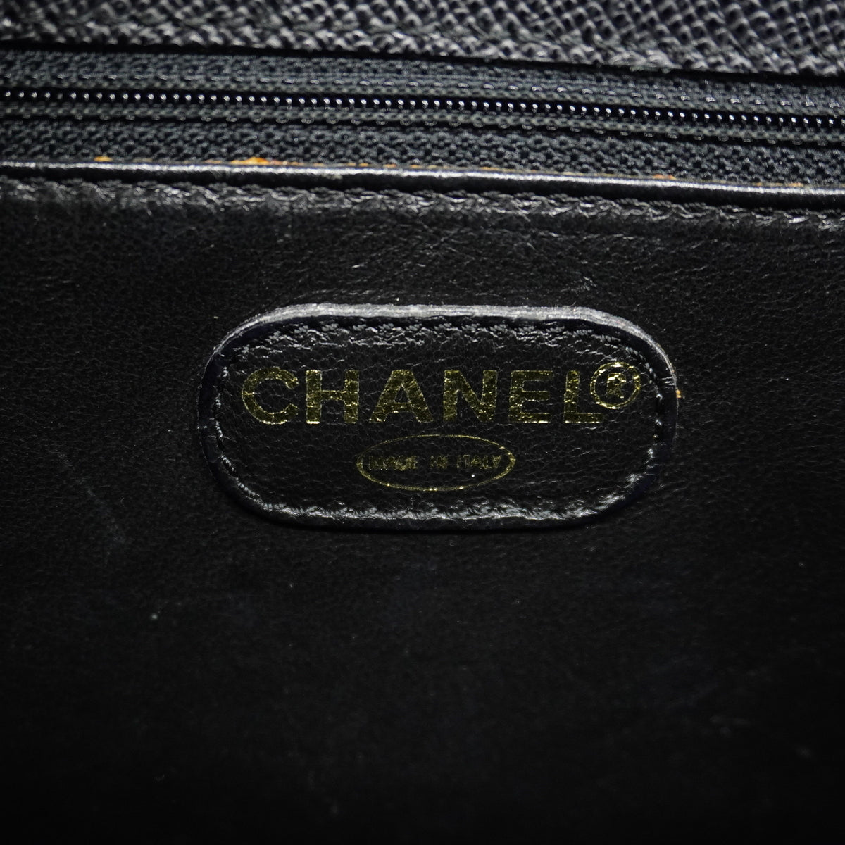 【6ge6311-k】シャネル ショルダーバッグ キャビアスキン ブラック ゴールド金具【中古】レディース