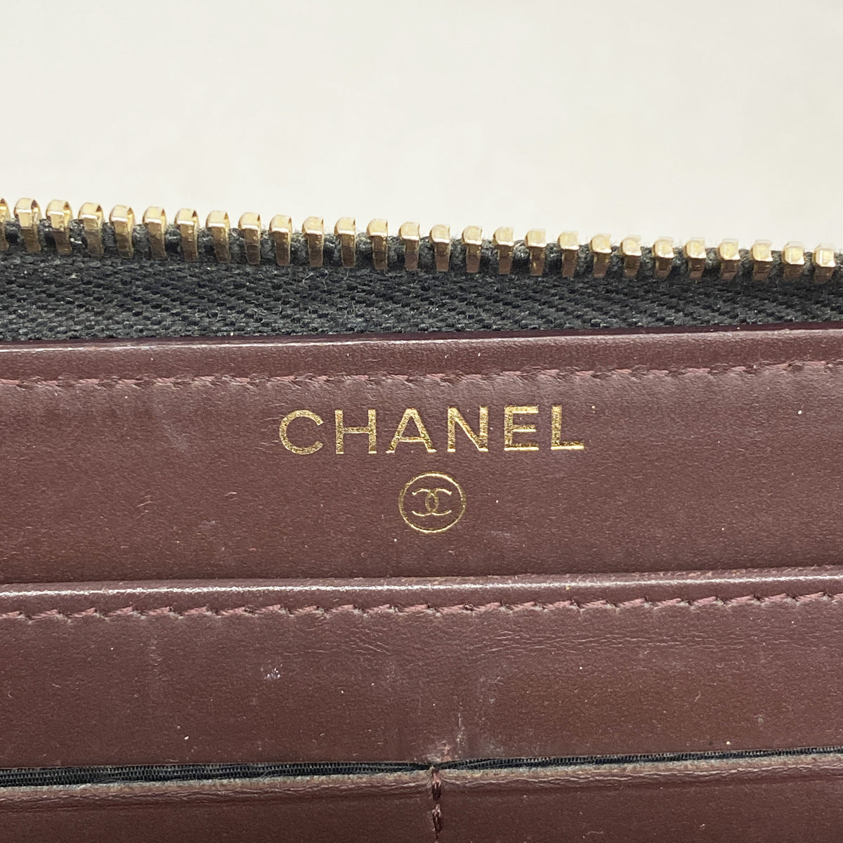 【6ge6320-k】シャネル 長財布 マトラッセ キャビアスキン ブラック ゴールド金具【中古】レディース