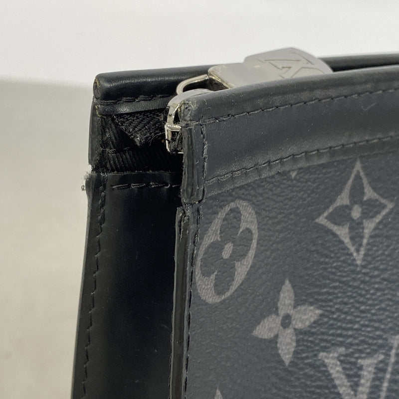 【6ge6359】ルイヴィトン クラッチバッグ モノグラム・エクリプス ポシェットヴォワヤージュMM M61692 ブラック【中古】メンズ