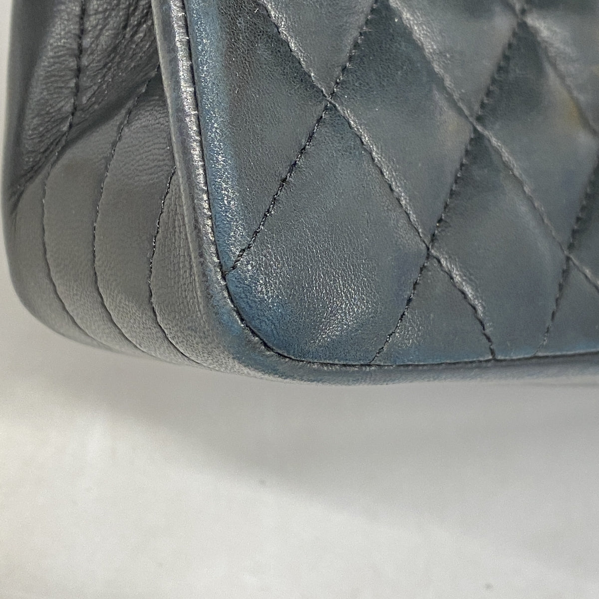 【6ge6399】シャネル ショルダーバッグ マトラッセ チェーンショルダー ラムスキン ブラック ゴールド金具【中古】レディース