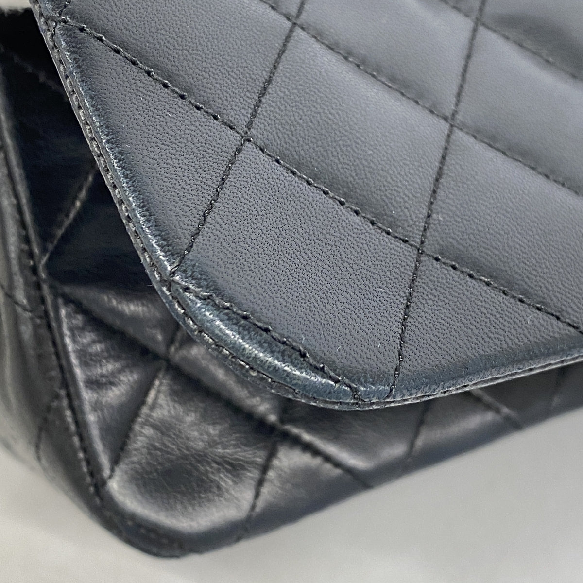 【6ge6400】シャネル ショルダーバッグ マトラッセ チェーンショルダー ラムスキン ブラック ゴールド金具【中古】レディース