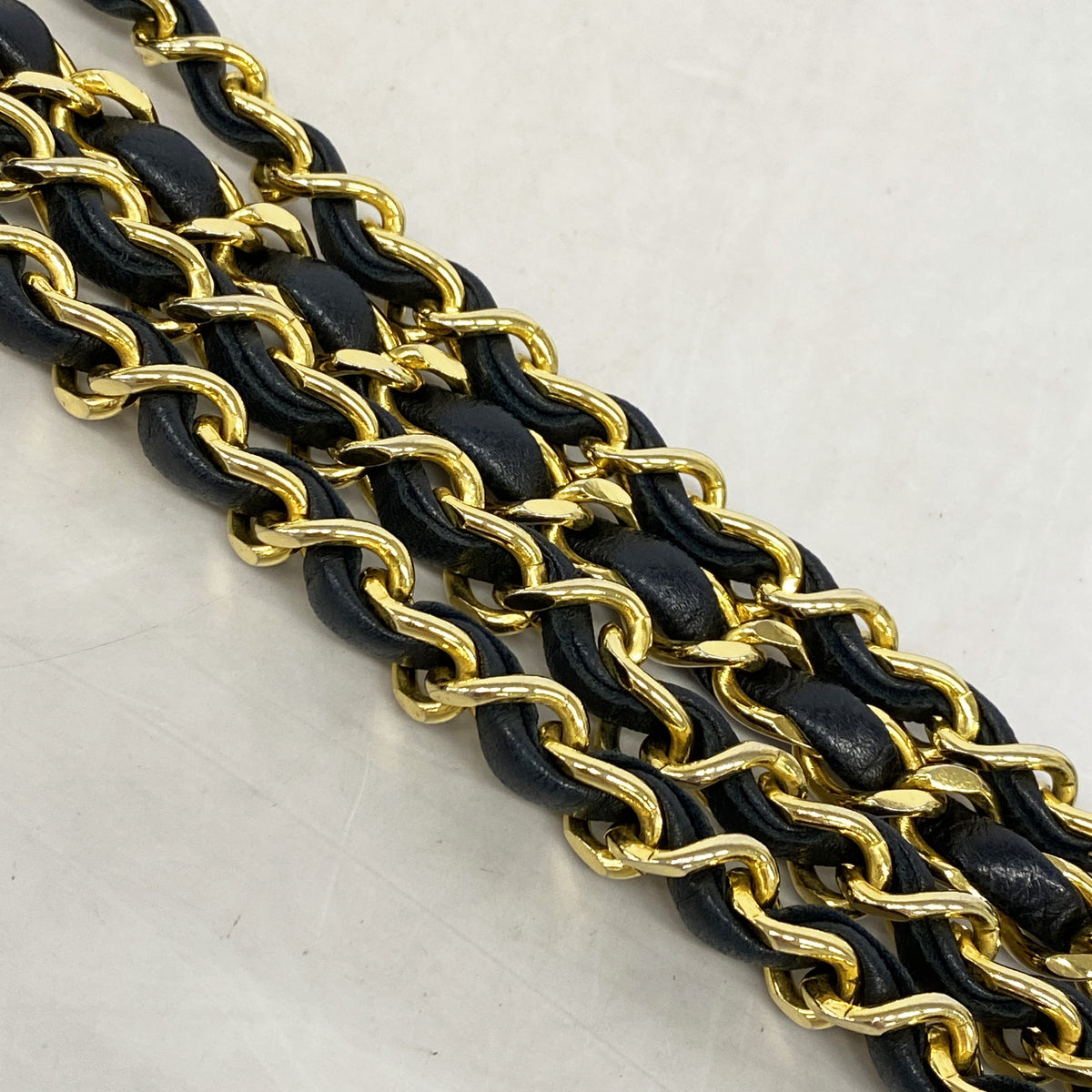 【6ge6400】シャネル ショルダーバッグ マトラッセ チェーンショルダー ラムスキン ブラック ゴールド金具【中古】レディース