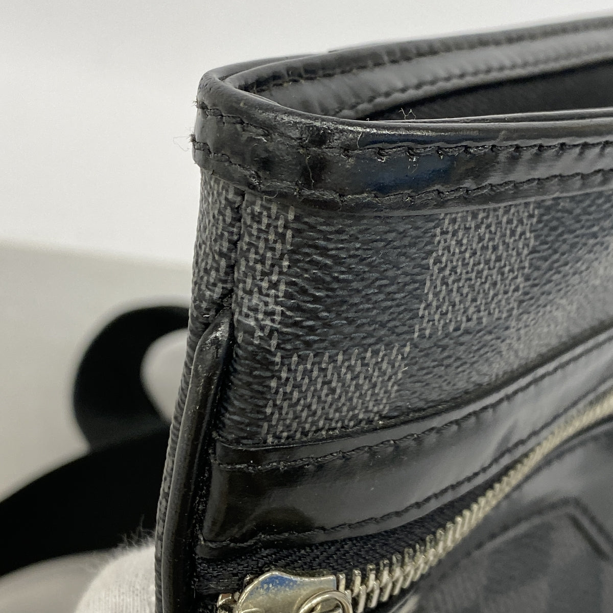 【6ge6406】ルイヴィトン ショルダーバッグ ダミエ・グラフィット トマス N58028 ブラック【中古】メンズ