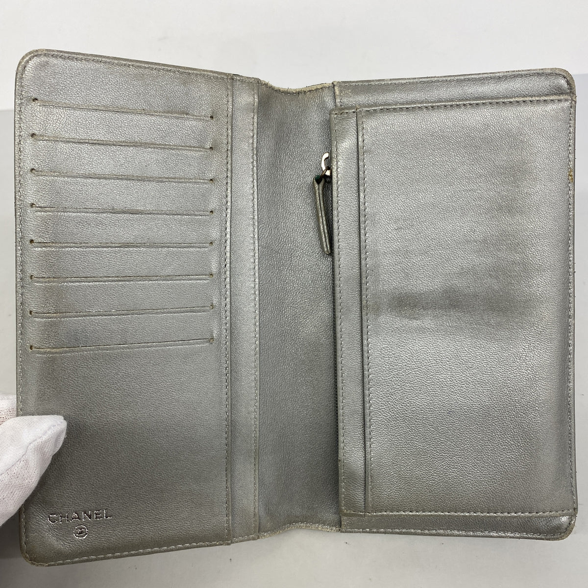 【6ge6410-k】シャネル 長財布 カメリア ラムスキン ブラック シルバー金具【中古】レディース