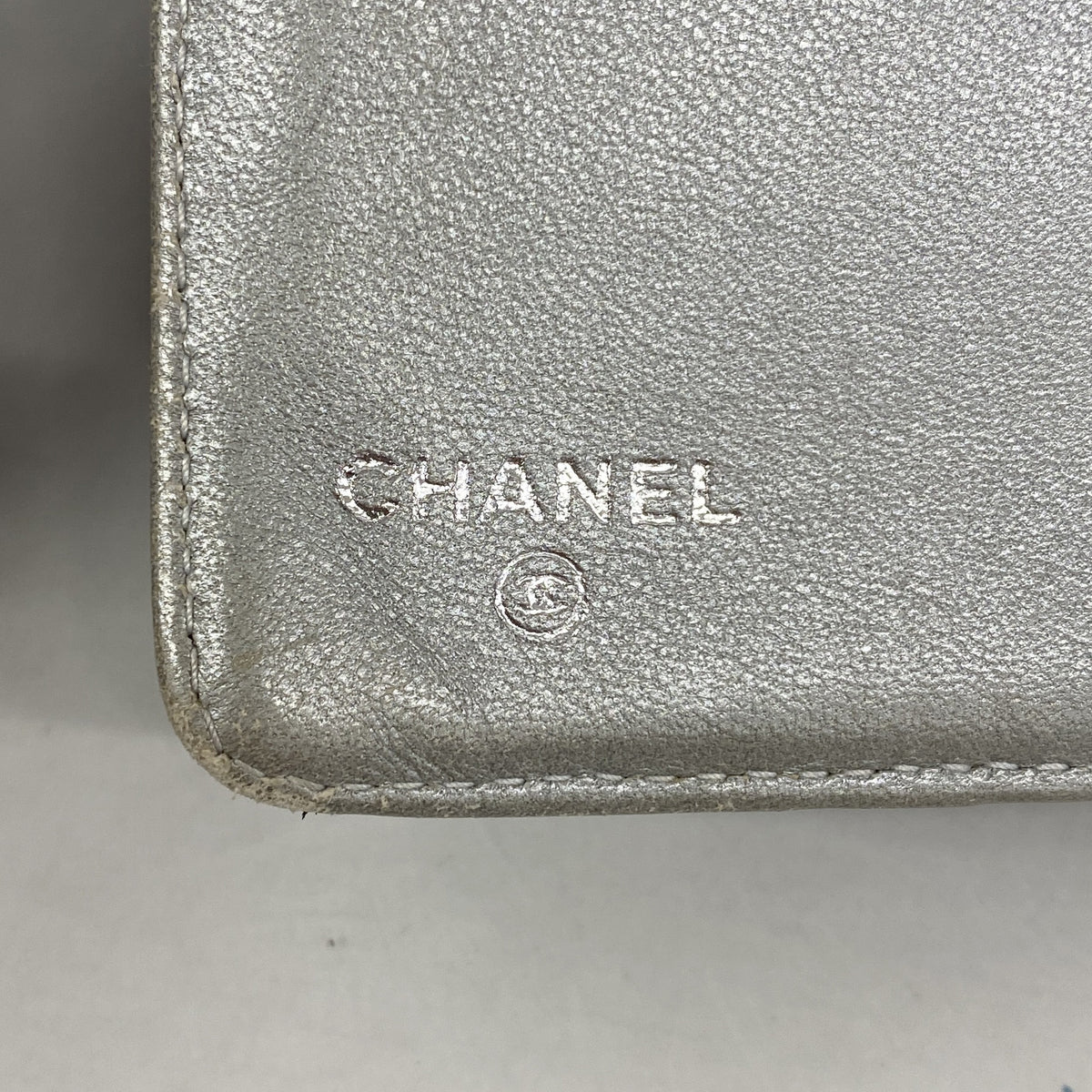 【6ge6410-k】シャネル 長財布 カメリア ラムスキン ブラック シルバー金具【中古】レディース