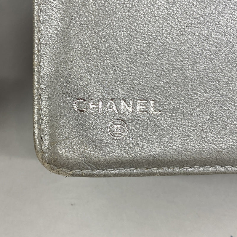 【6ge6410-k】シャネル 長財布 カメリア ラムスキン ブラック シルバー金具【中古】レディース