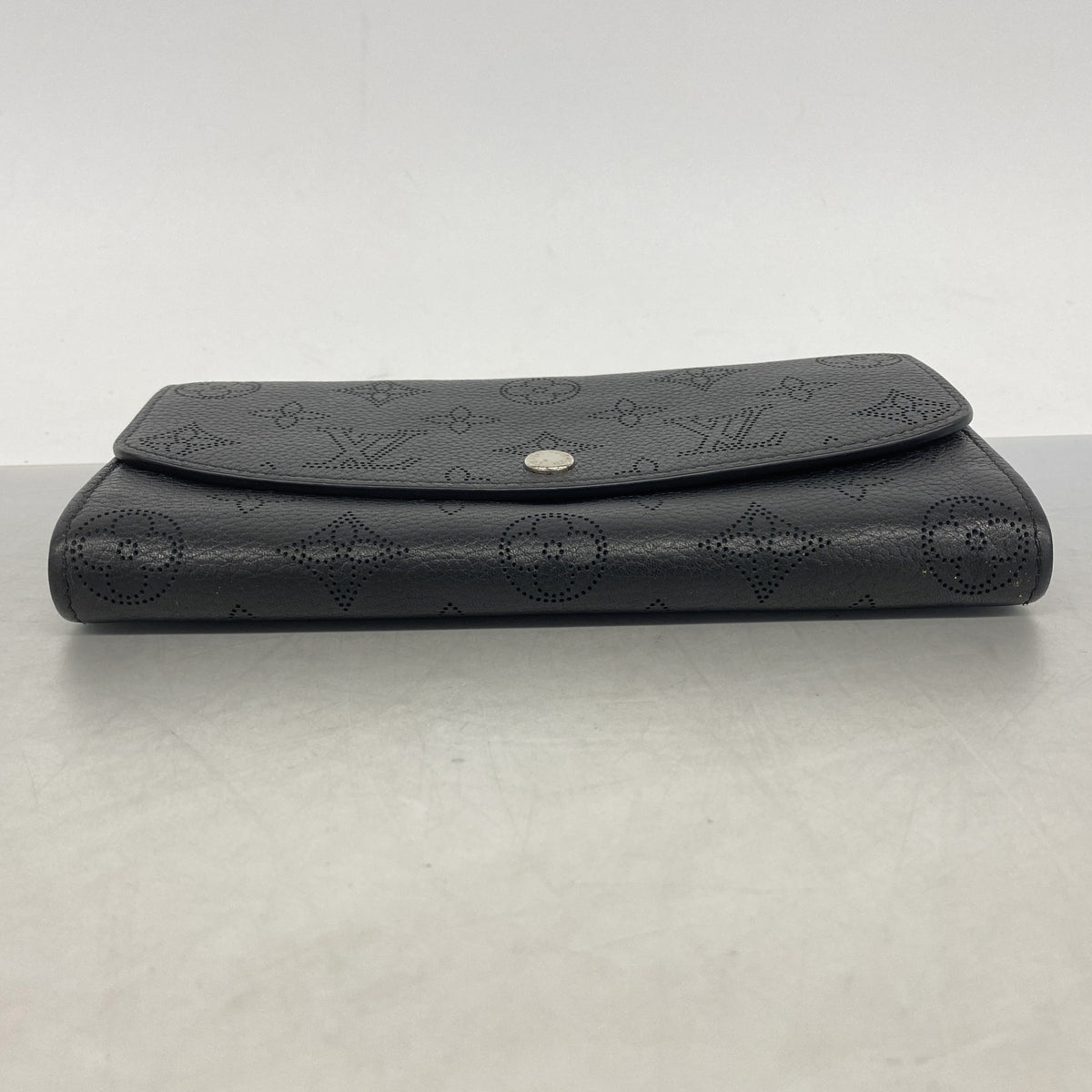 【6ge6415-k】ルイヴィトン 長財布 マヒナ ポルトフォイユイリス M60143 ノワール【中古】レディース